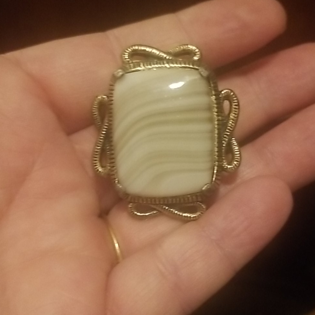 Lovely Vintage Brooch Pm 966